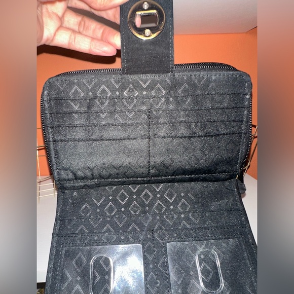 VERA BRADLEY Black Quilted Wallet with Turn-Lock - Picture 6 of 12